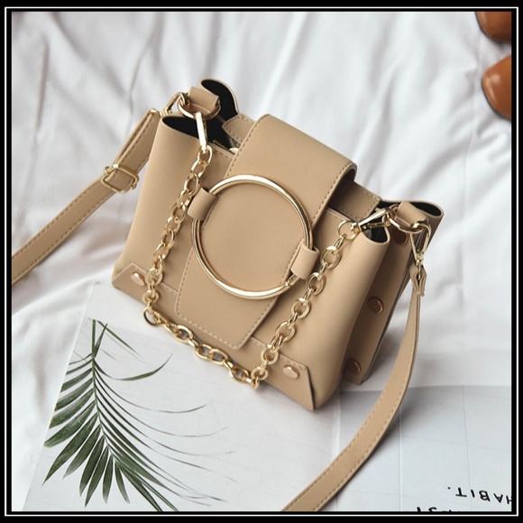 NEW CITY Metal Chain Crossbody Bag - Picture 3 of 8